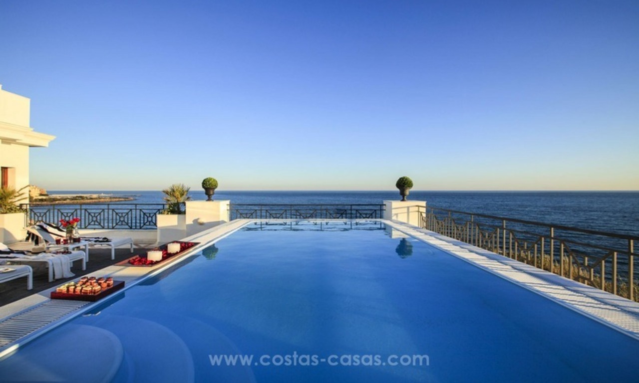 Appartement de luxe à acheter près de la plage à Estepona, Costa del Sol 1