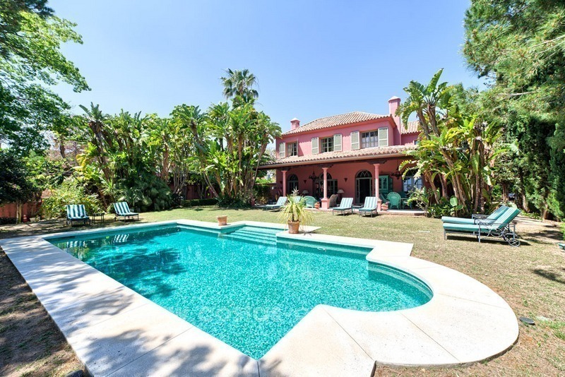 Charmante villa rénovée à vendre à Hacienda Las Chapas - Marbella