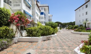 Playas del Duque à vendre: Appartement en première ligne de plage, totalement rénové à Puerto Banus, Marbella 33