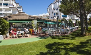 Playas del Duque à vendre: Appartement en première ligne de plage, totalement rénové à Puerto Banus, Marbella 37