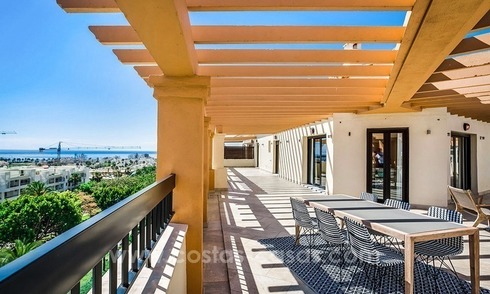 Grand appartement de coin en vente avec vues mer et montagne au coeur de San Pedro, Marbella 