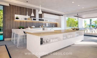 Villa contemporaine nouvellement construite en première ligne de plage à vendre, Nouvelle Mille d’Or, Marbella - Estepona 11