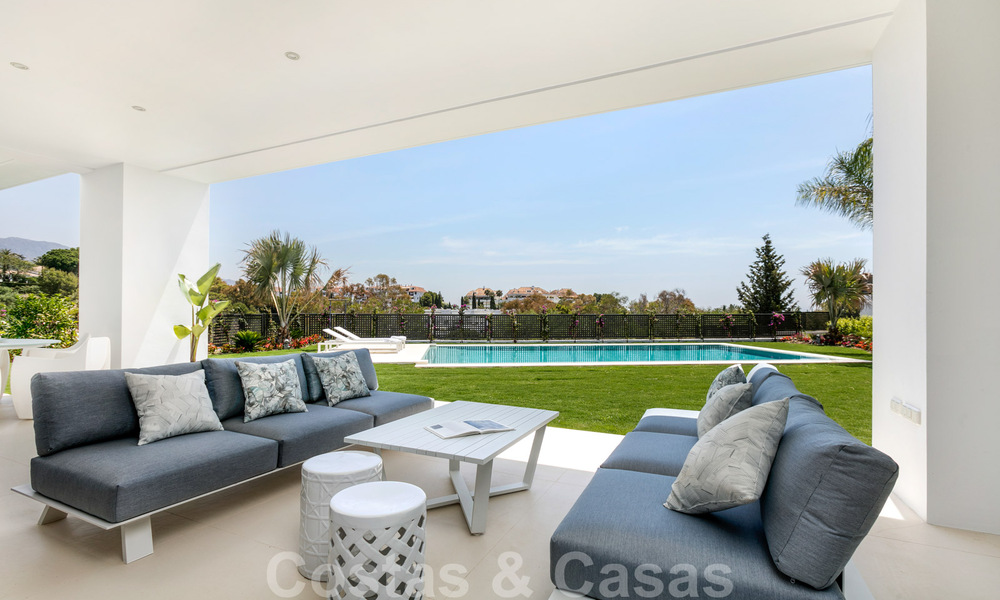 VENDU Opportunité! Dernière villa! Nouvelles villas de luxes modernes à vendre sur la Mille d’Or, Marbella. Dans un complexe fermé et sécurisé.Remise spéciale! 30198