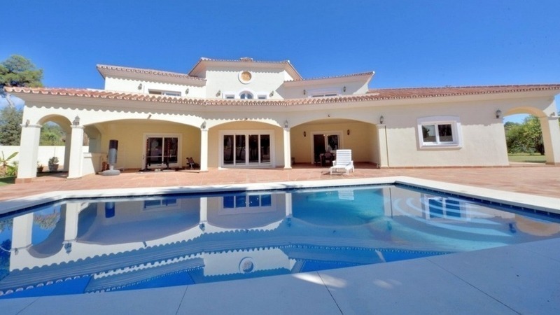 Magnifique villa en deuxième ligne de plage à Guadalmina Baja, Marbella