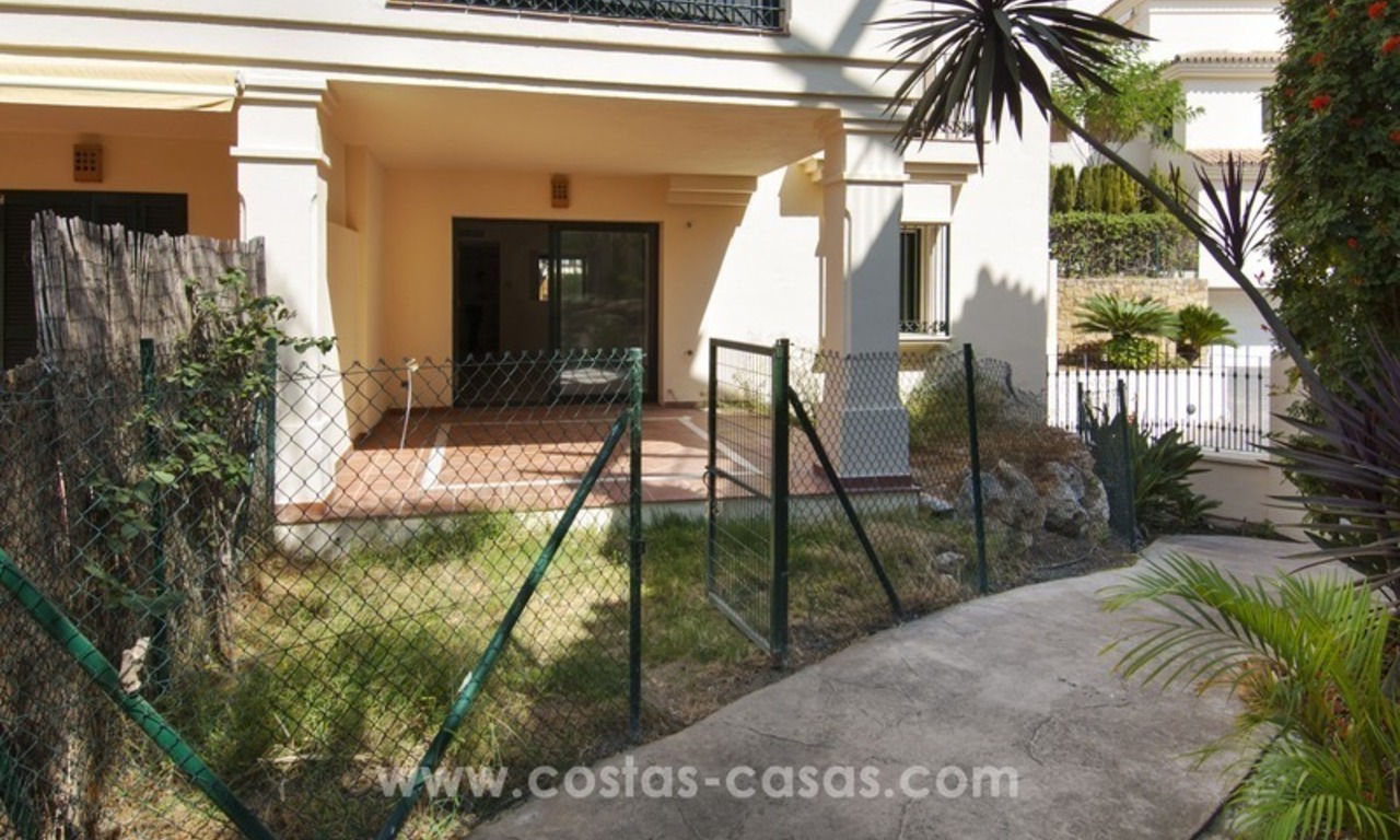 Appartement bon marché à vendre à Nueva Andalucia, à peu de distance de marche de toutes les commodités et du port de plaisance, Puerto Banus à Marbella 2
