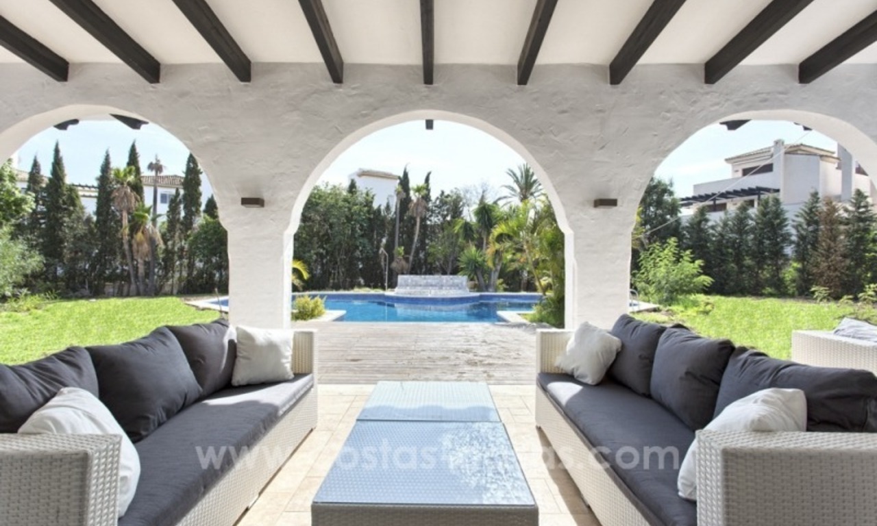 Villa de style andalou moderne à vendre à Nueva Andalucia, Marbella 4