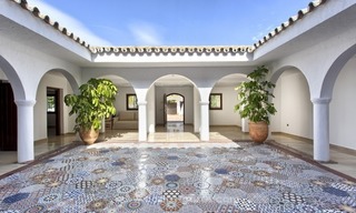 Villa de style andalou moderne à vendre à Nueva Andalucia, Marbella 6