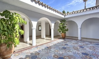 Villa de style andalou moderne à vendre à Nueva Andalucia, Marbella 7