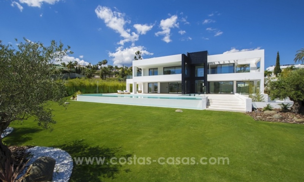 Villa moderne récemment construite en vente à Nueva Andalucía, Marbella 0