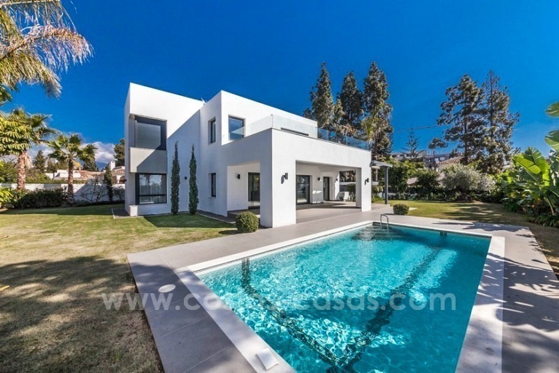 Nouvelles villas de plage de design en vente sur la Nouvelle Mille d’Or, Marbella - Estepona
