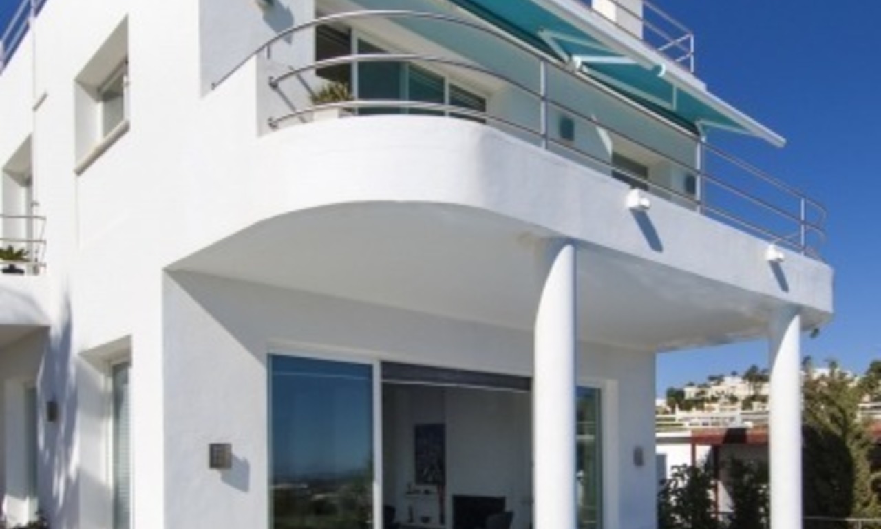 Villa contemporaine de golf à vendre dans une zone huppée de Nueva Andalucía - Marbella 2