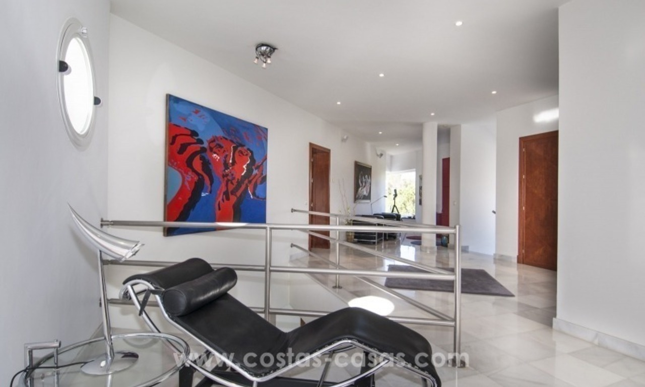 Villa contemporaine de golf à vendre dans une zone huppée de Nueva Andalucía - Marbella 20