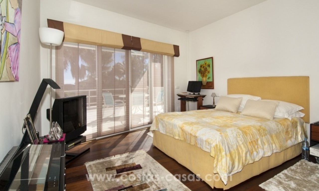 Villa contemporaine de golf à vendre dans une zone huppée de Nueva Andalucía - Marbella 23