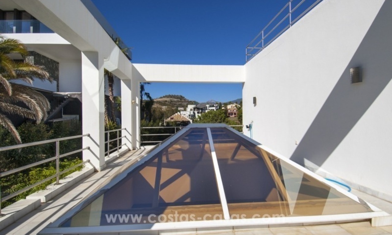 Villa contemporaine de golf à vendre dans une zone huppée de Nueva Andalucía - Marbella 25