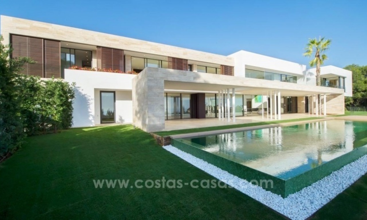 Villa contemporaine nouvellement construite à vendre sur le Golden Mile, Sierra Blanca, Marbella 1