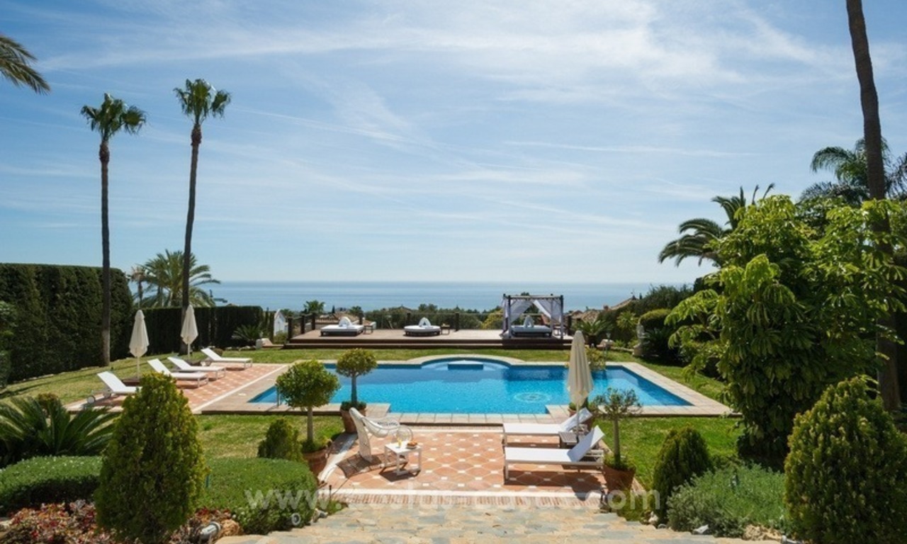 À vendre à Marbella : Superbe villa avec villa pour invités et piste de tennis 3
