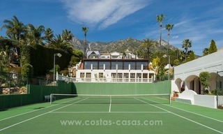 À vendre à Marbella : Superbe villa avec villa pour invités et piste de tennis 5