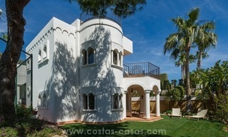 À vendre à Marbella : Superbe villa avec villa pour invités et piste de tennis 4