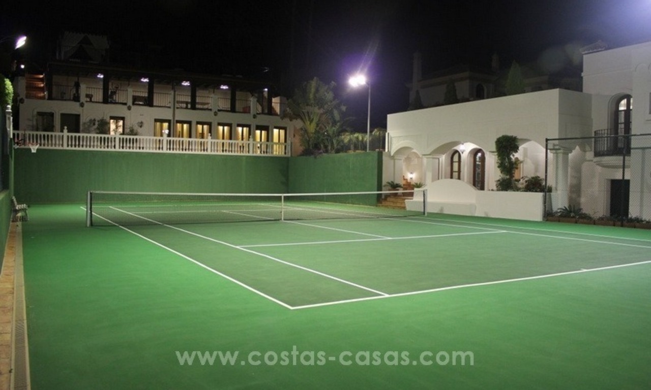 À vendre à Marbella : Superbe villa avec villa pour invités et piste de tennis 6