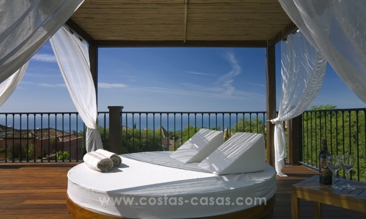 À vendre à Marbella : Superbe villa avec villa pour invités et piste de tennis 13