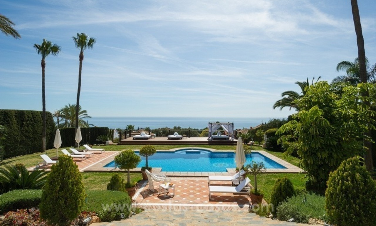 À vendre à Marbella : Superbe villa avec villa pour invités et piste de tennis 12