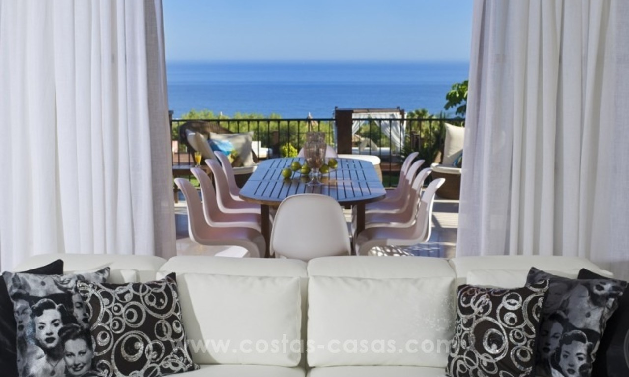 À vendre à Marbella : Superbe villa avec villa pour invités et piste de tennis 24