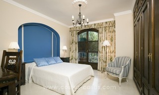 À vendre à Marbella : Superbe villa avec villa pour invités et piste de tennis 34