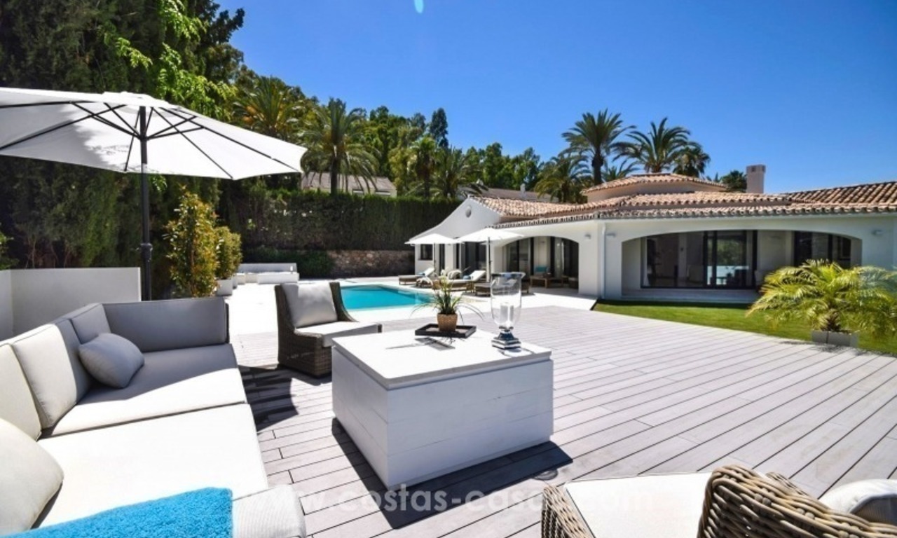 Villa rénovée en première ligne de golf à vendre à Los Naranjos Golf, Nueva Andalucía, Marbella 3