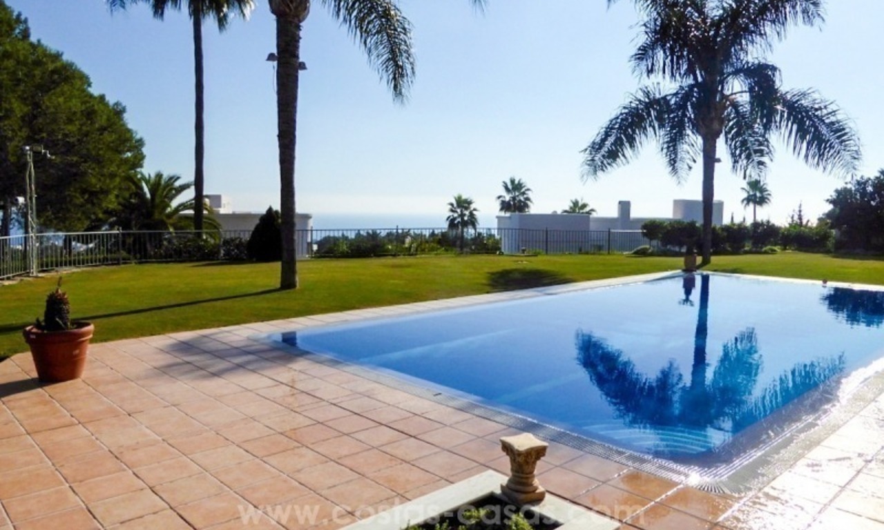 Villa avec de fabuleuses vues mer à vendre à Golden Mile, Marbella 0