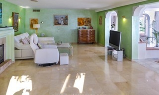 Villa avec de fabuleuses vues mer à vendre à Golden Mile, Marbella 15