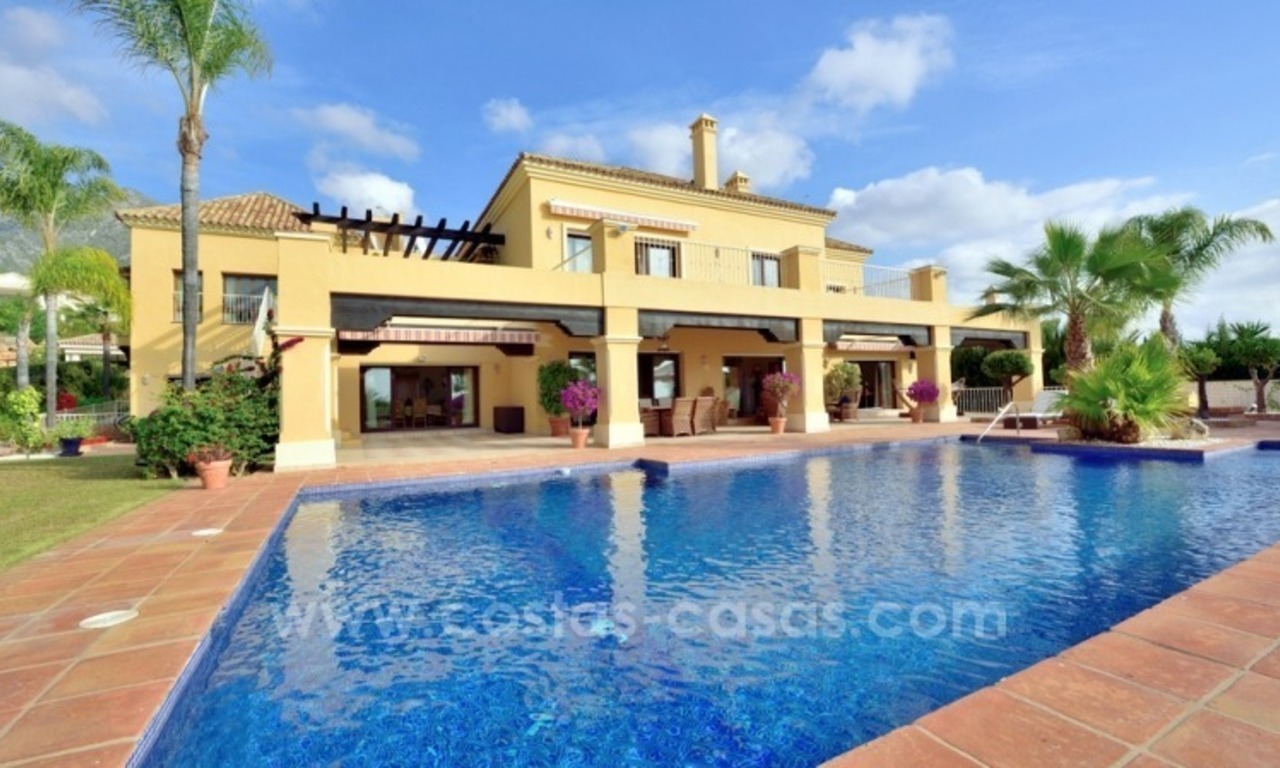 Grande villa avec vue sur la mer à vendre sur la Mille d’Or, Sierra Blanca, Marbella 1