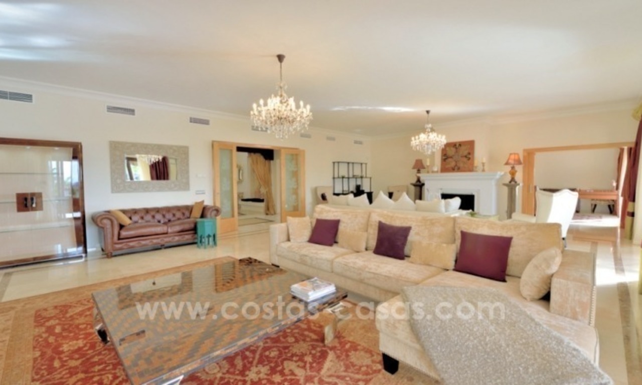Grande villa avec vue sur la mer à vendre sur la Mille d’Or, Sierra Blanca, Marbella 9