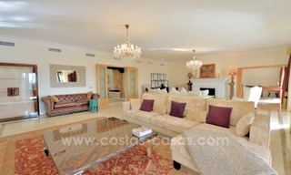 Grande villa avec vue sur la mer à vendre sur la Mille d’Or, Sierra Blanca, Marbella 9
