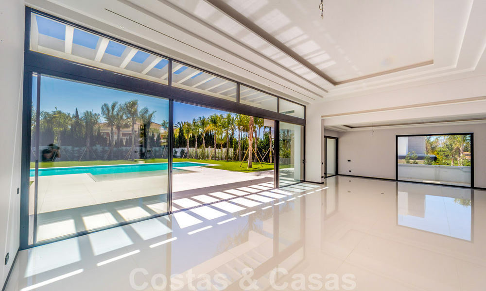 Villas de plage et de golf modernes de design à vendre à Guadalmina, Marbella 29003