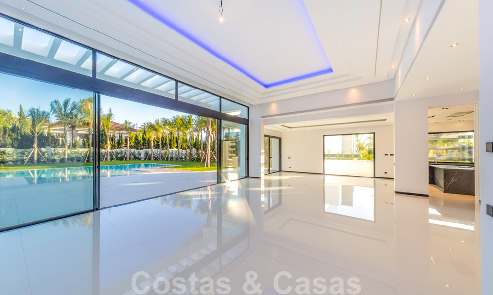 Villas de plage et de golf modernes de design à vendre à Guadalmina, Marbella 29012
