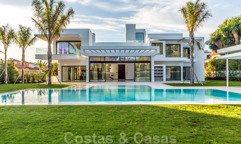 Villas de plage et de golf modernes de design à vendre à Guadalmina, Marbella 29016