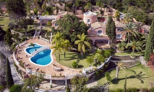  Villa en vente à Benahavis - Marbella: Urbanisation El Madroñal sur une parcelle plate de 11.000m2 avec des vues impressionantes 