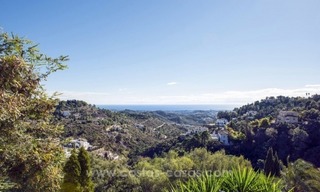  Villa en vente à Benahavis - Marbella: Urbanisation El Madroñal sur une parcelle plate de 11.000m2 avec des vues impressionantes 1