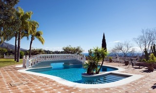  Villa en vente à Benahavis - Marbella: Urbanisation El Madroñal sur une parcelle plate de 11.000m2 avec des vues impressionantes 3