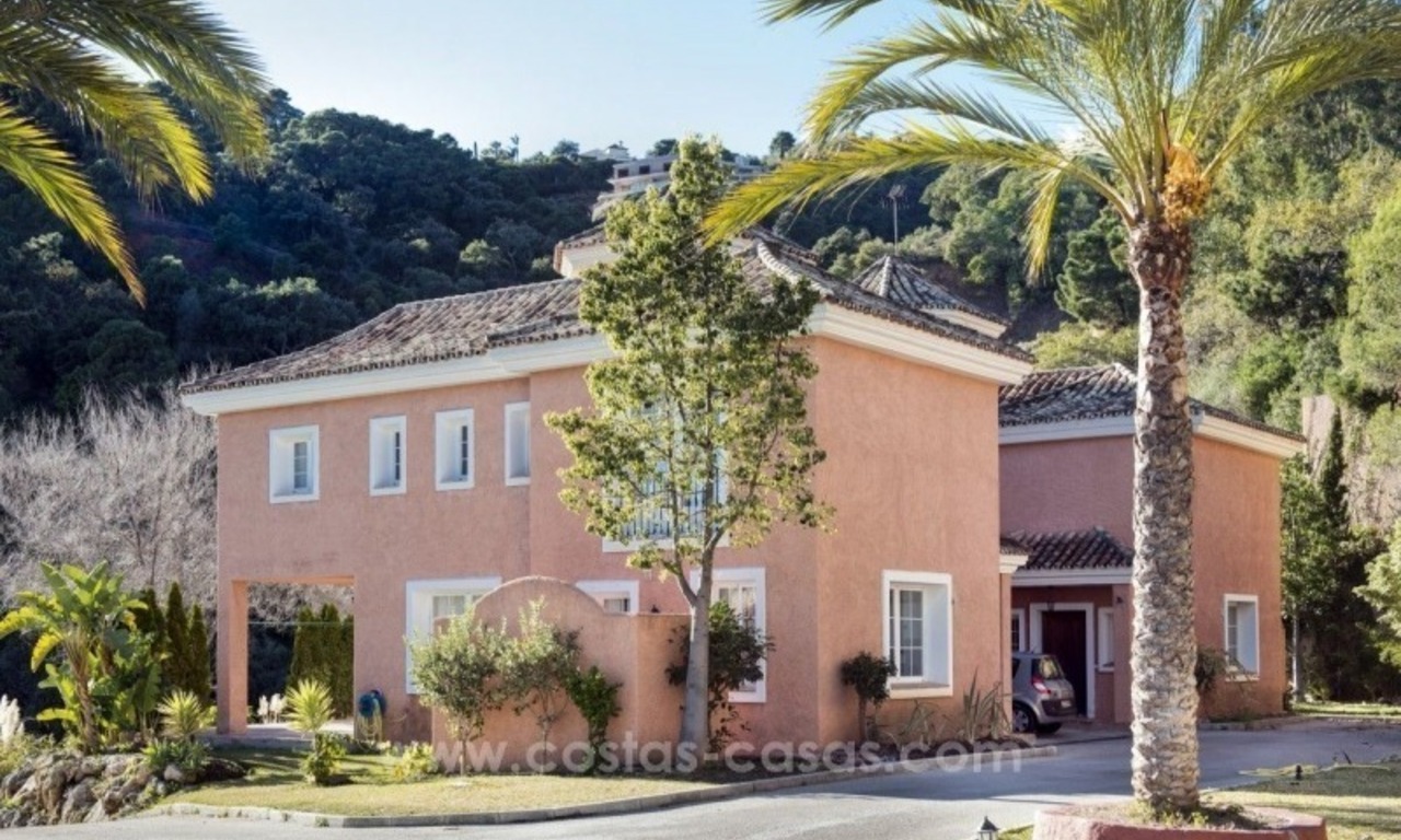  Villa en vente à Benahavis - Marbella: Urbanisation El Madroñal sur une parcelle plate de 11.000m2 avec des vues impressionantes 9