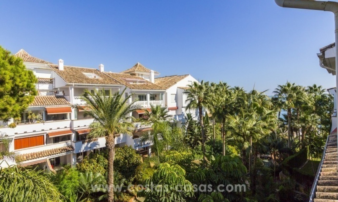 Penthouse en première ligne de plage à vendre sur la Mille d’or, Marbella 2