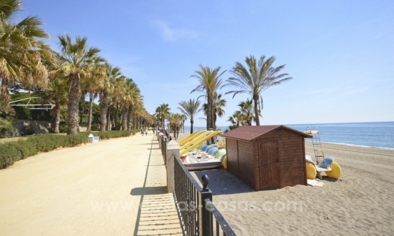 Maison en bord de mer à vendre sur la Mille d’Or, Marbella 1