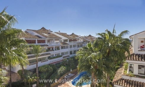 Très bel appartement penthouse en bord de mer à vendre sur la Mille d’Or de Marbella 