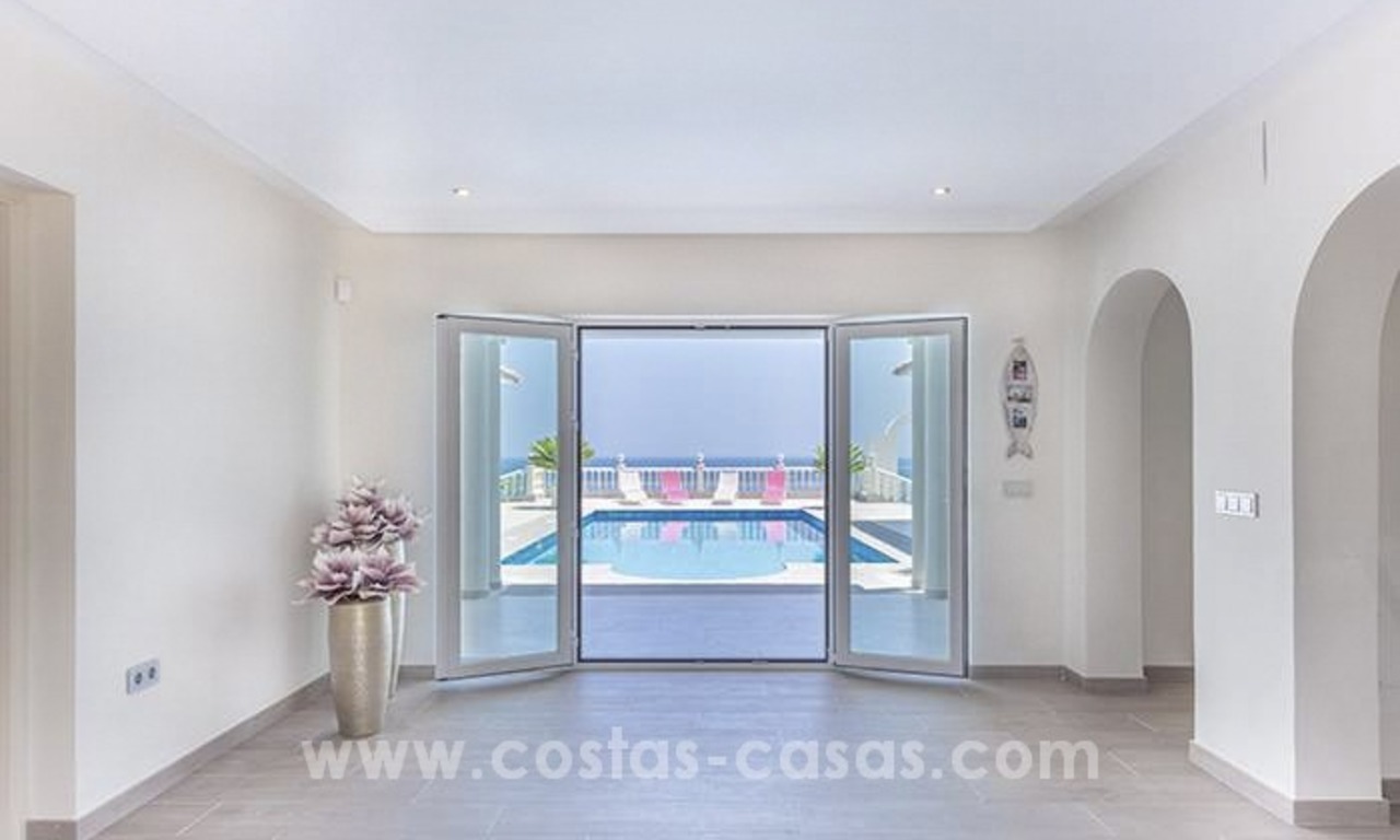 Villa de luxe en première ligne de plage à vendre à Mijas-Costa, Costa del Sol 6