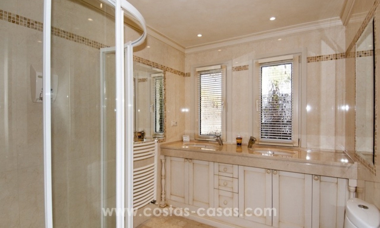 Magnifique villa en deuxième ligne de plage à vendre avec vue sur la mer à Marbella Est 21