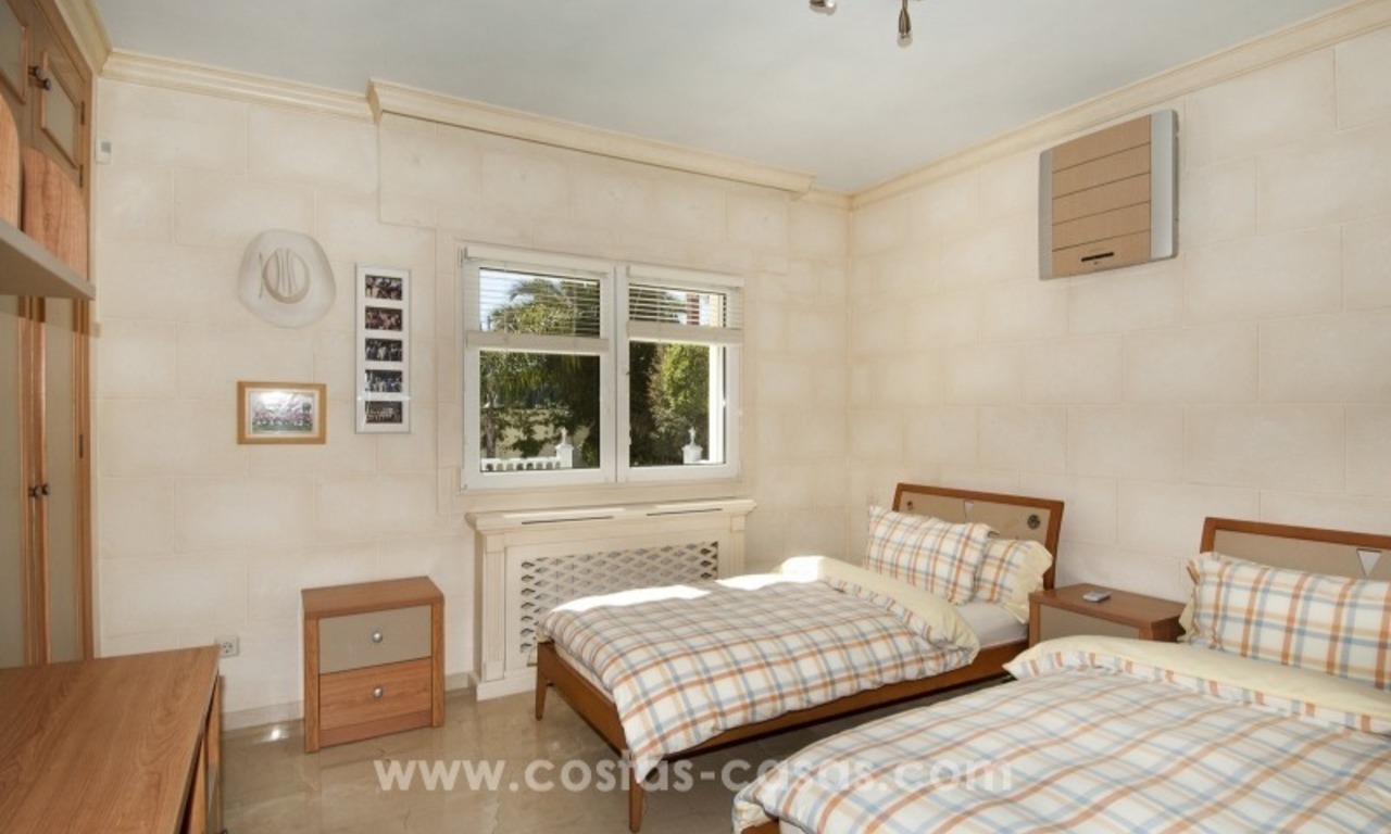 Magnifique villa en deuxième ligne de plage à vendre avec vue sur la mer à Marbella Est 24