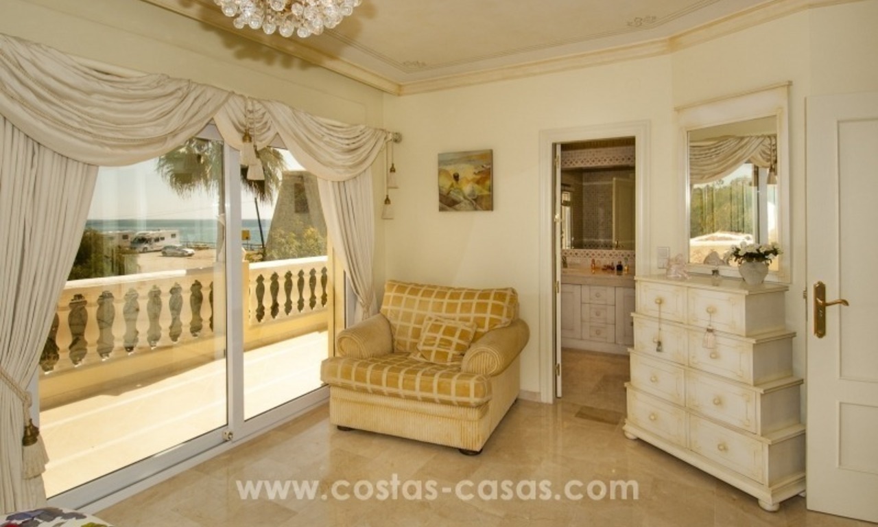 Magnifique villa en deuxième ligne de plage à vendre avec vue sur la mer à Marbella Est 26