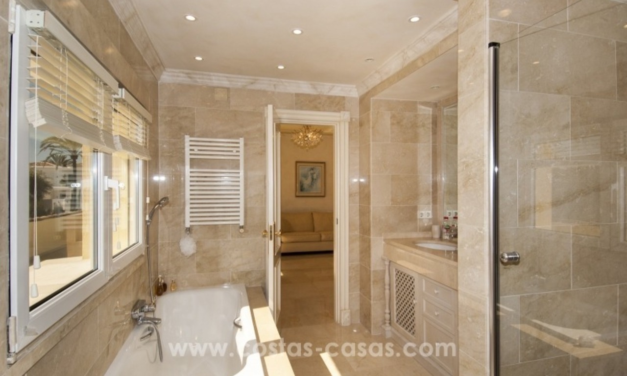 Magnifique villa en deuxième ligne de plage à vendre avec vue sur la mer à Marbella Est 29