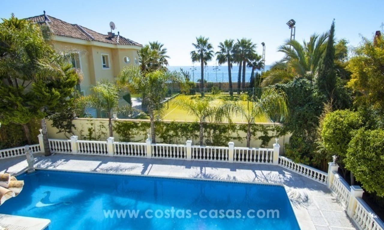 Magnifique villa en deuxième ligne de plage à vendre avec vue sur la mer à Marbella Est 33