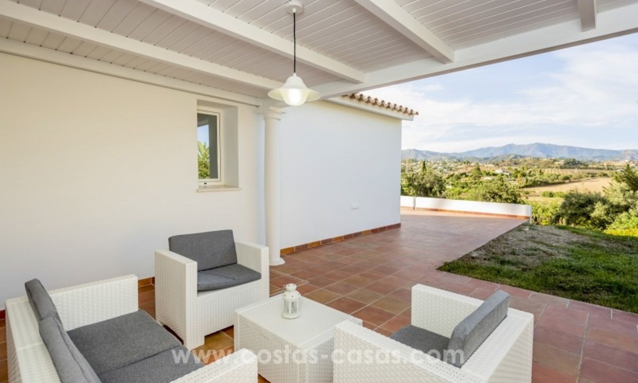 Villa très privée rénovée à vendre sur la Nouvelle Mille d’Or, Marbella - Estepona 8